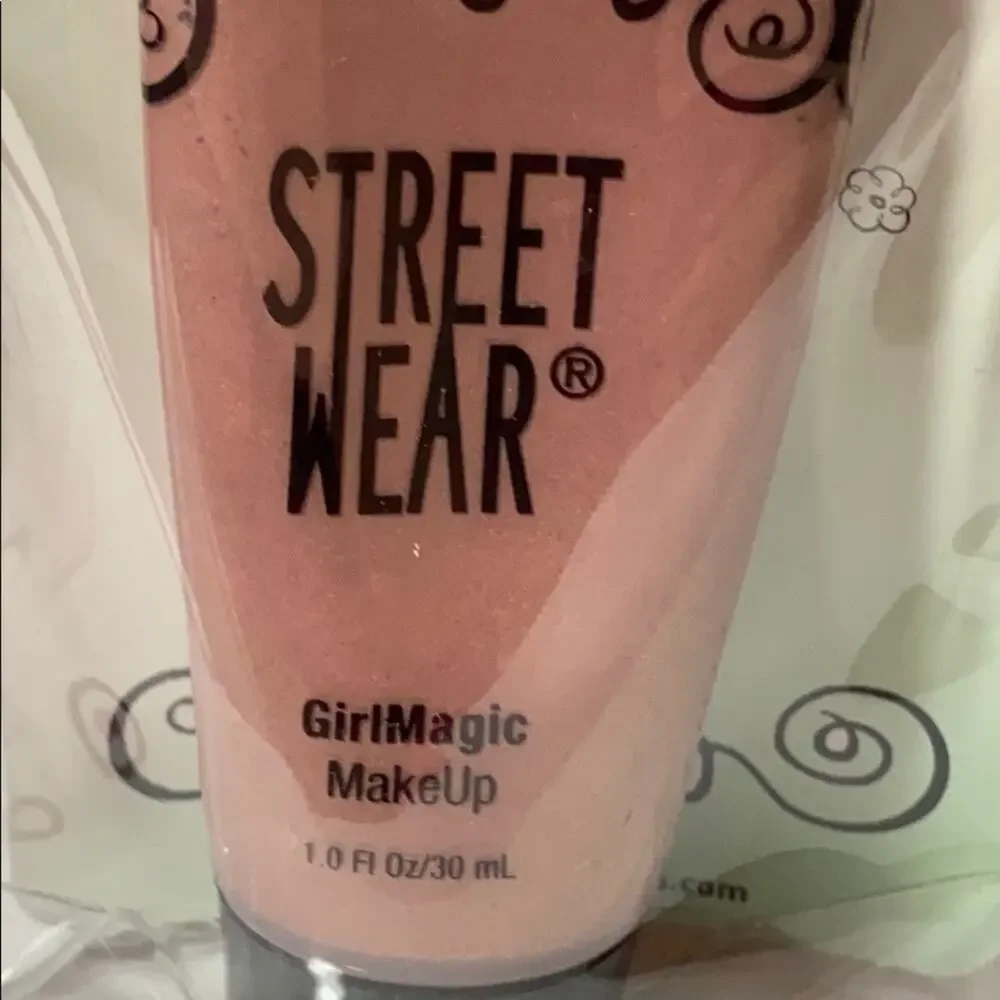 NEW Revlon Street Wear Girl Magic Make-Up LOVEGLAM Magical Glow Face Cheeks Eyes